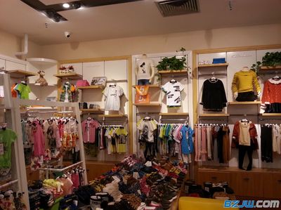 【福州泉頭家具供應(yīng)首屈一指的童裝展柜 服裝展柜價格】_福州泉頭家具供應(yīng)首屈一指的童裝展柜 服裝展柜價格價格_福州泉頭家具供應(yīng)首屈一指的童裝展柜 服裝展柜價格廠家-到中華標準件網(wǎng)